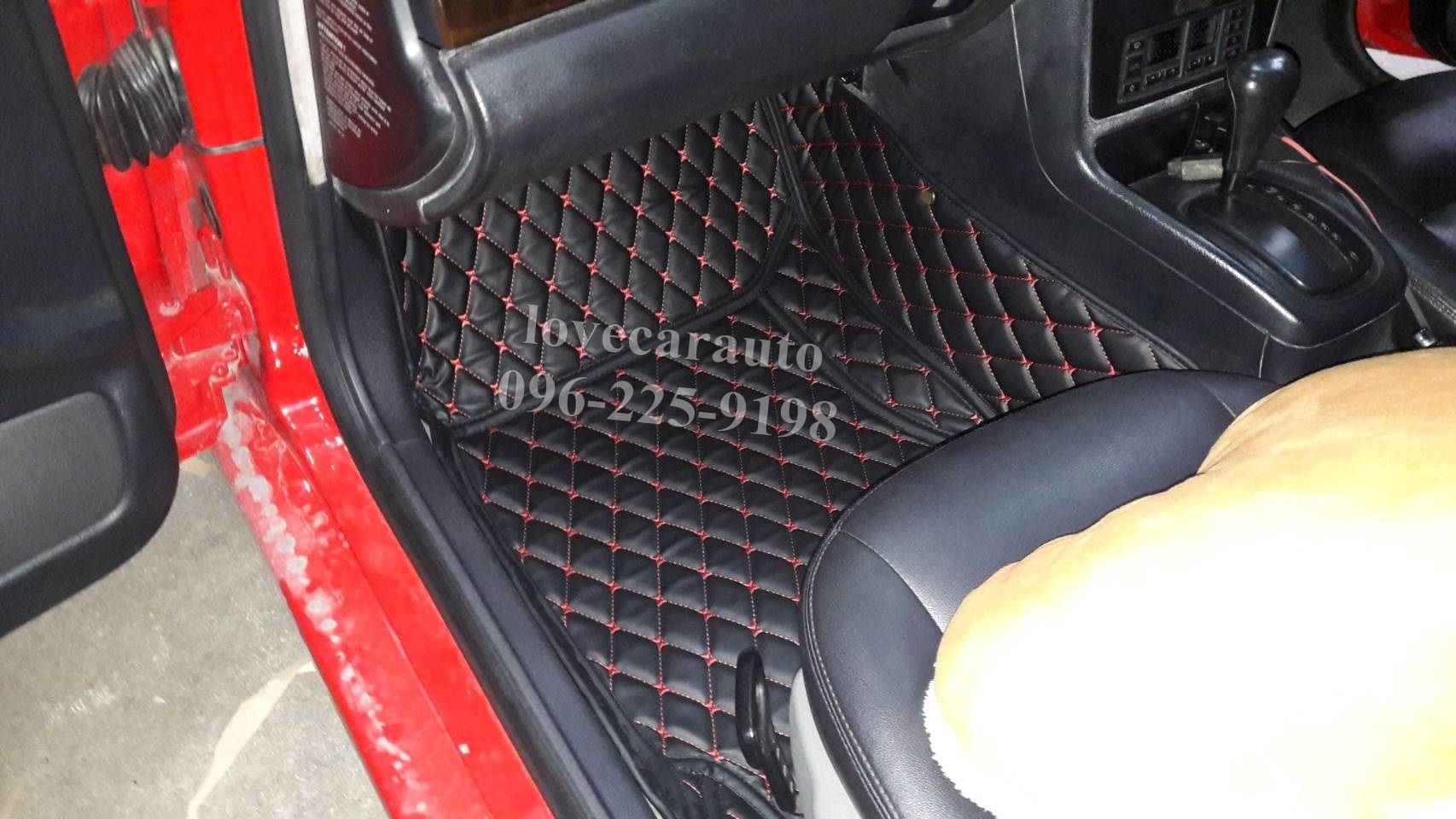 พรมปูพื้นรถ Audi A4