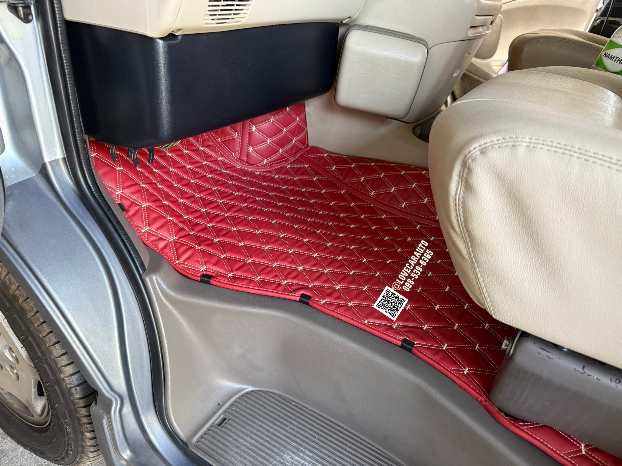 พรมปูพื้นรถตู้ 6D TOYOTA GRANVIA v6