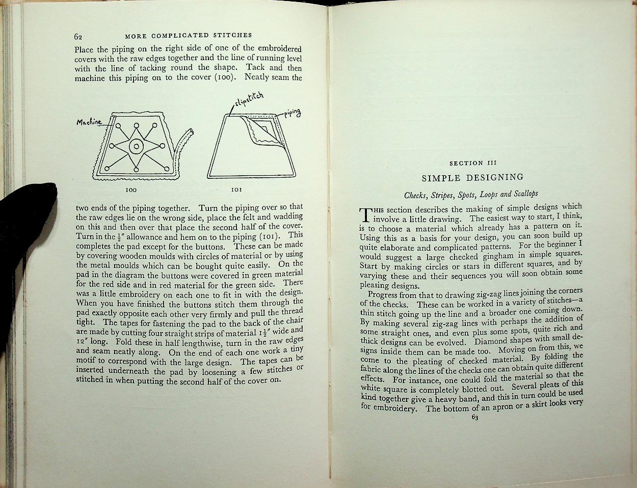 DISCOVERING EMBROIDERY หนังสือเกี่ยวกับงานปัก ฉบับภาษาอังกฤษ