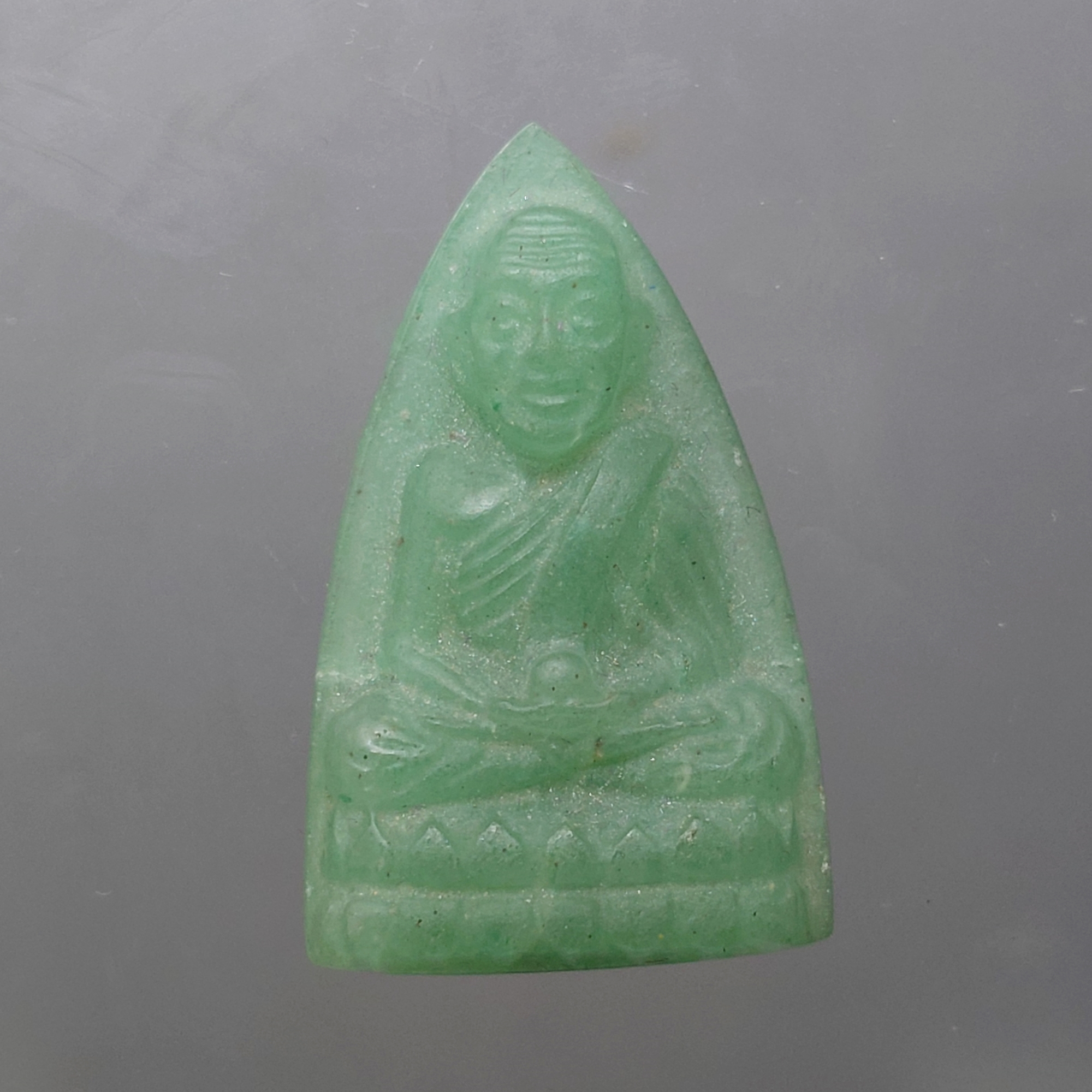 หลวงปู่ทวดหยก พิมพ์ใหญ่ หลังฝังหมุดทองคำแท้ วัดพะโคะ จ. สงขลา ปี 2543 พร้อมกล่องเดิม จัดสร้างโดย สมาคมชาวเพชรบุรี