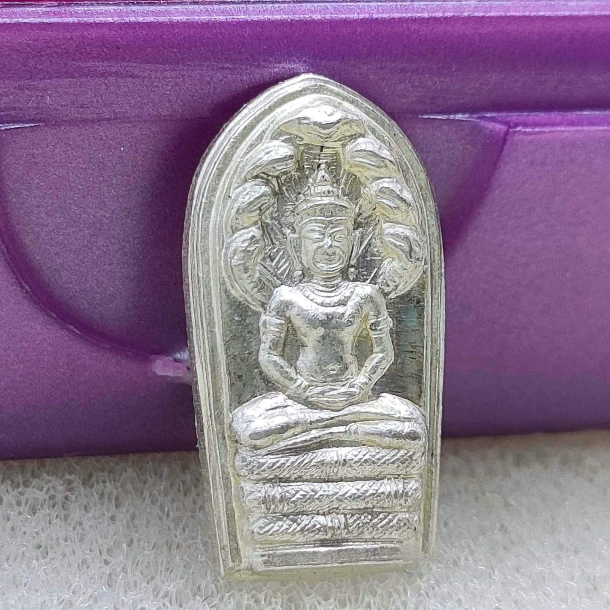 พระนาคปรกใบมะขาม เนื้อเงิน รุ่นเสาร์ ๕ ปี วัดระฆังโฆสิตาราม พ.ศ.2539 พร้อมตลับเดิม