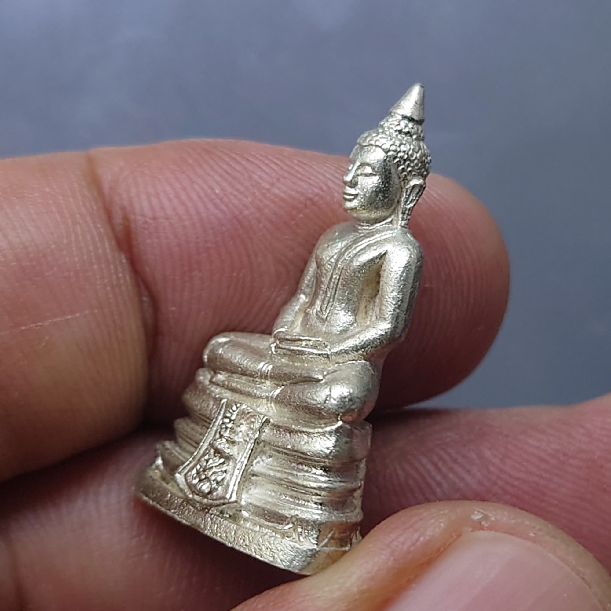 หลวงพ่อพุทธโสธร เนื้อเงิน ลอยองค์ อนุสรณ์ ๑๐๐ ปี เบญจมราชรังสฤษฏิ์ วัดโสธรวราราม ปี2535 พร้อมกล่องเดิม