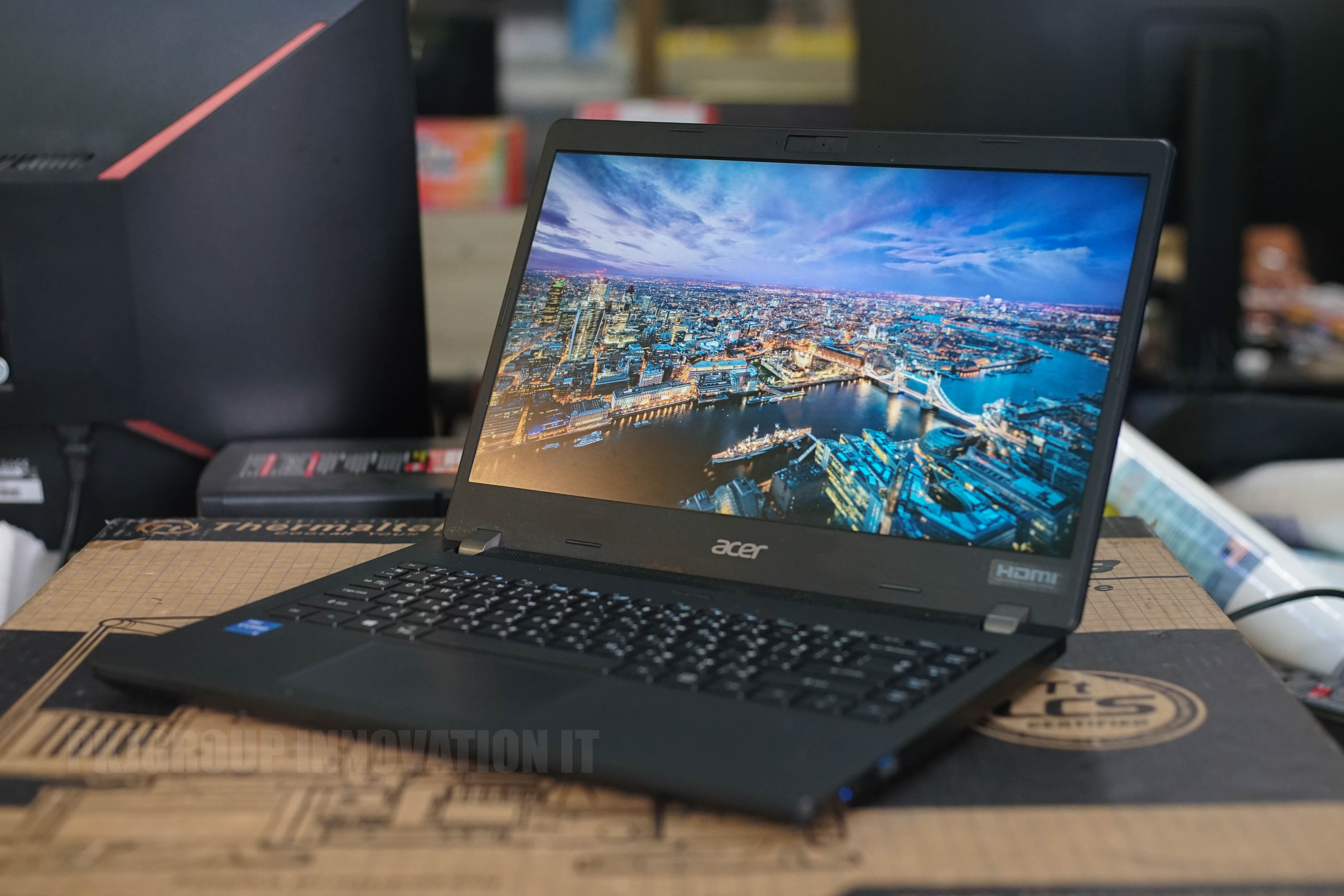 โน๊ตบุ๊ตทำงานมือสอง Acer TMP214-53-53XD i5-1135G7 RAM 8 GB M.2 256 GB จอ14" หนัก 1.6 kg