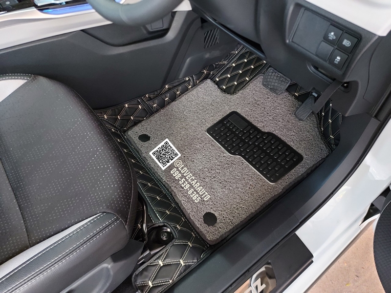 พรมปูพื้นรถยนต์ Toyota Veloz สีดำด้ายทอง + ไวนิลเทา