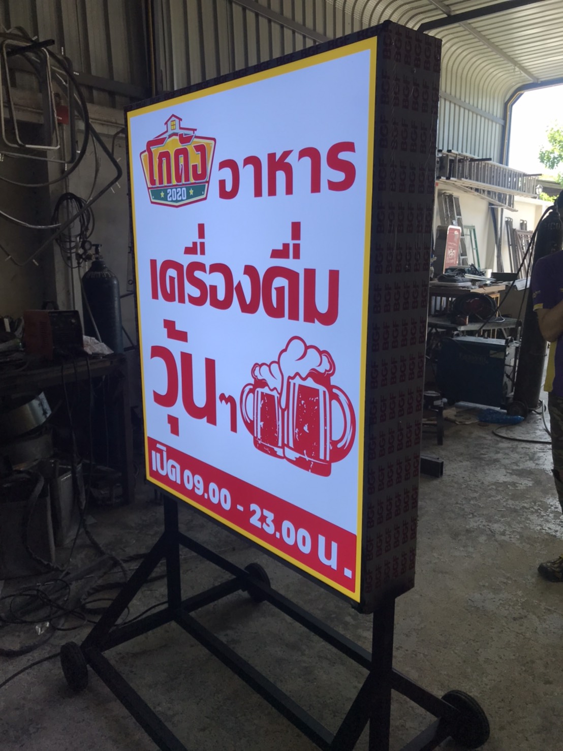 ป้ายไฟLED กล่องไฟล้อเลื่อนตั้งหน้าร้าน งานโกดัง