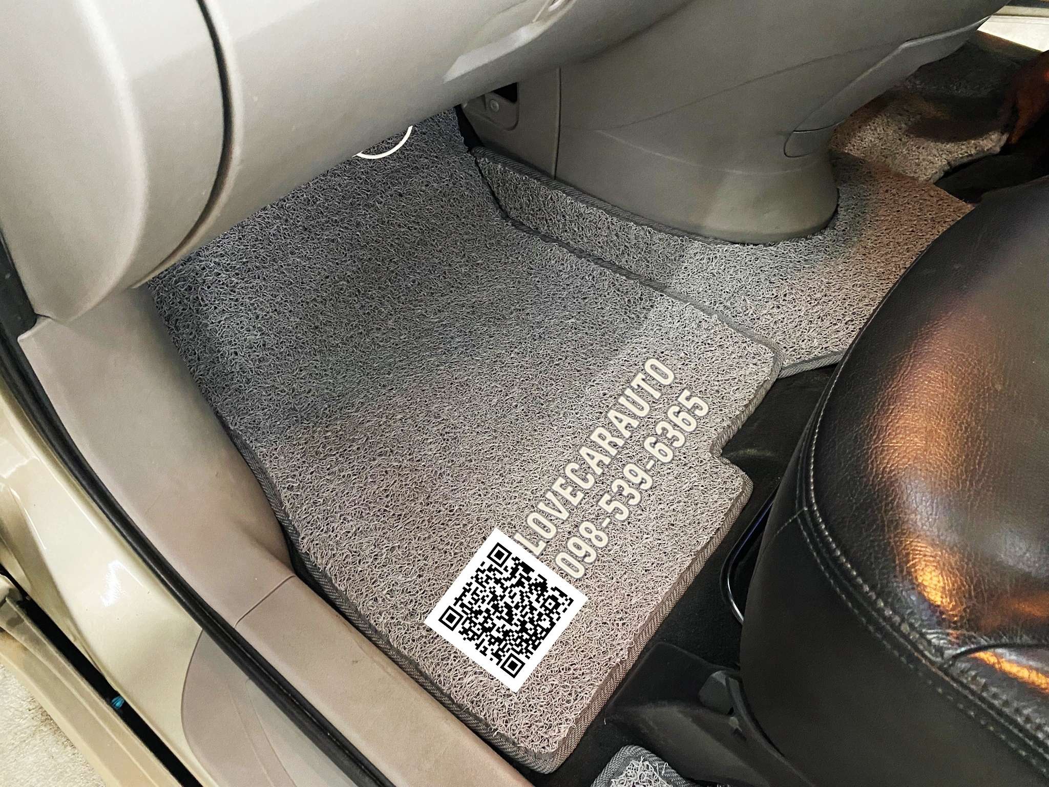 พรมดักฝุ่นรถยนต์ Mitsubishi Space Wagon มิตซูบิชิ สเปซวากอน