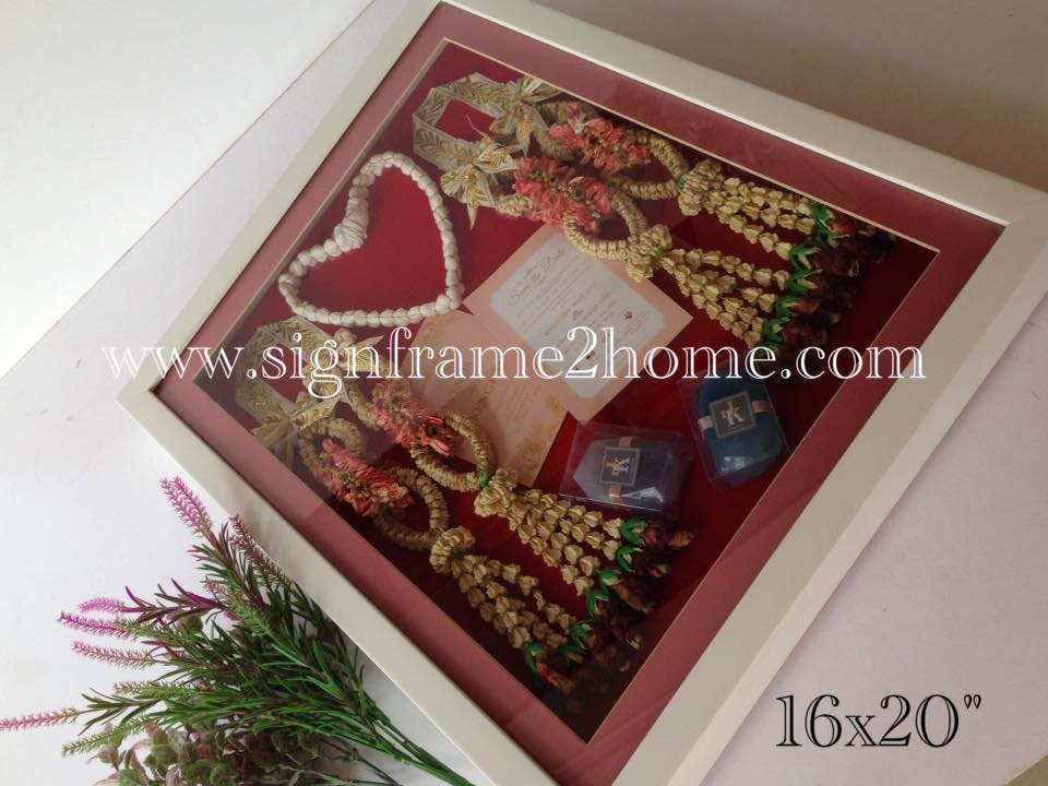 กรอบทรงลึก พวงมาลัยงานแต่ง พร้อมใส่โฟโต้เม้า ขนาด16x20"