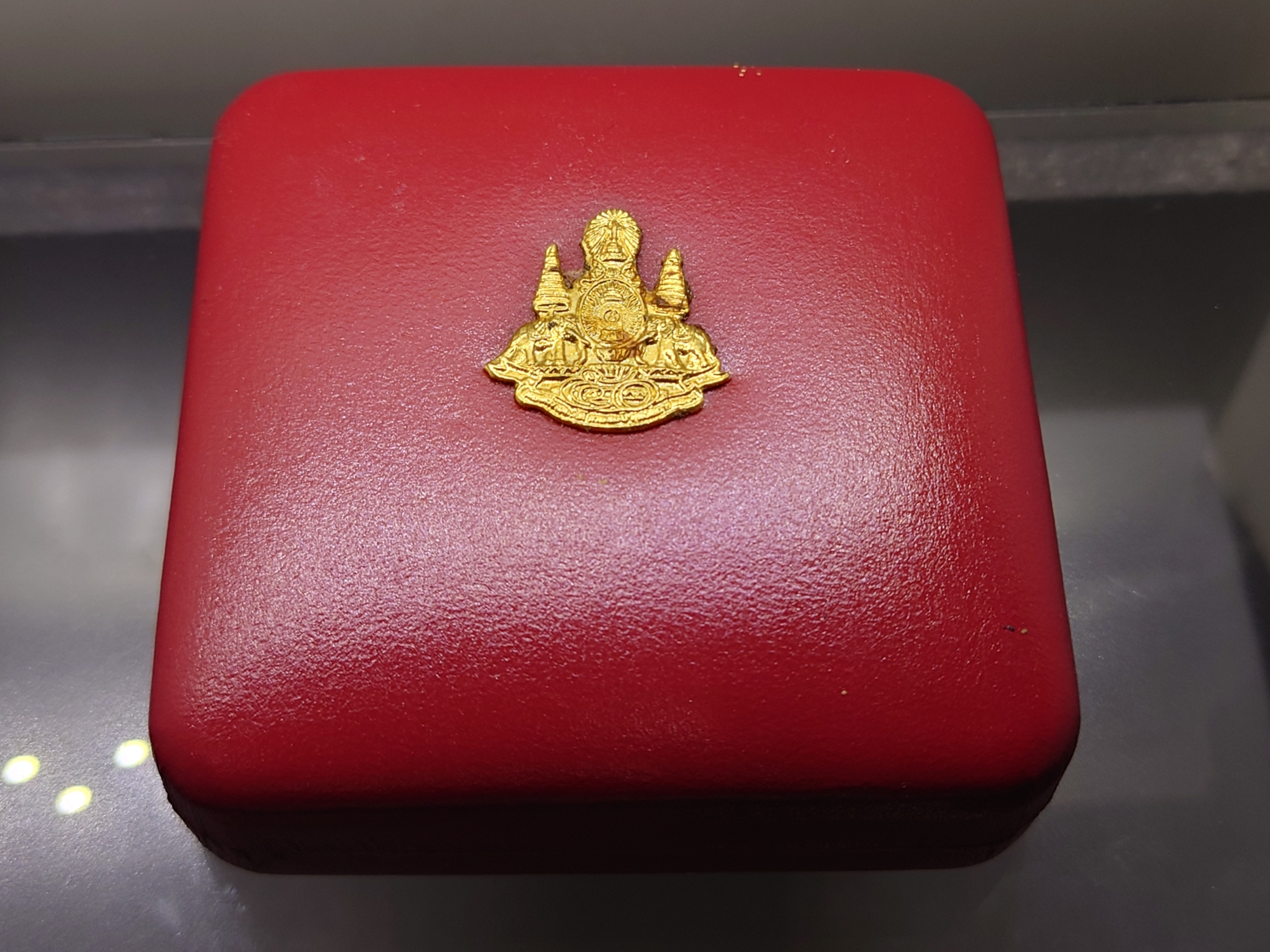 เหรียญเงินขัดเงา 150 บาท ที่ระลึกพระราชพิธีกาญจนาภิเษก รัชกาลที่9 พ.ศ.2539 พร้อมกล่องหนัง ใบเซอร์