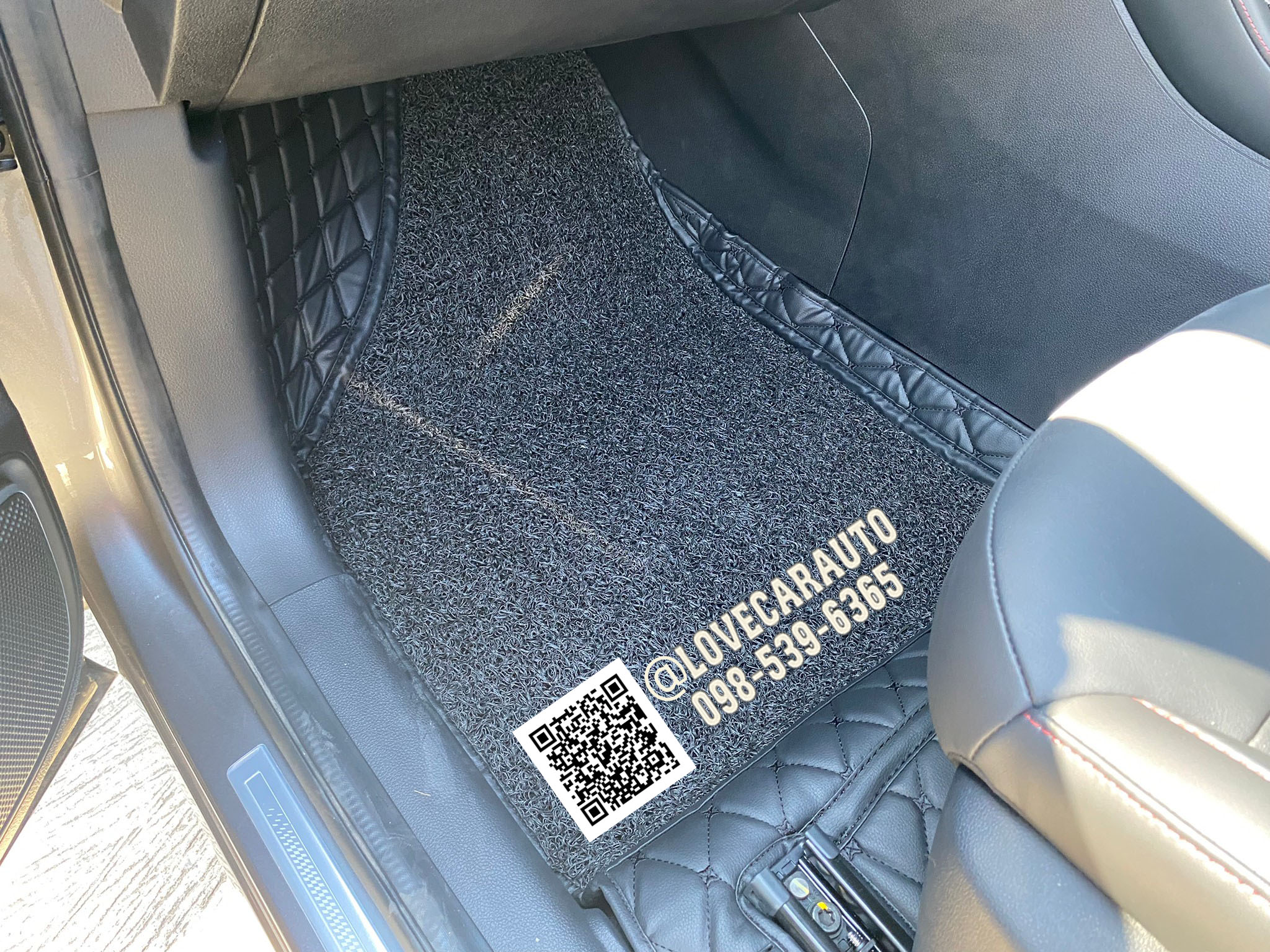 พรมปูพื้นรถยนต์ 8D MG HS 2022 สีดำด้ายดำ + ไวนิลดำ