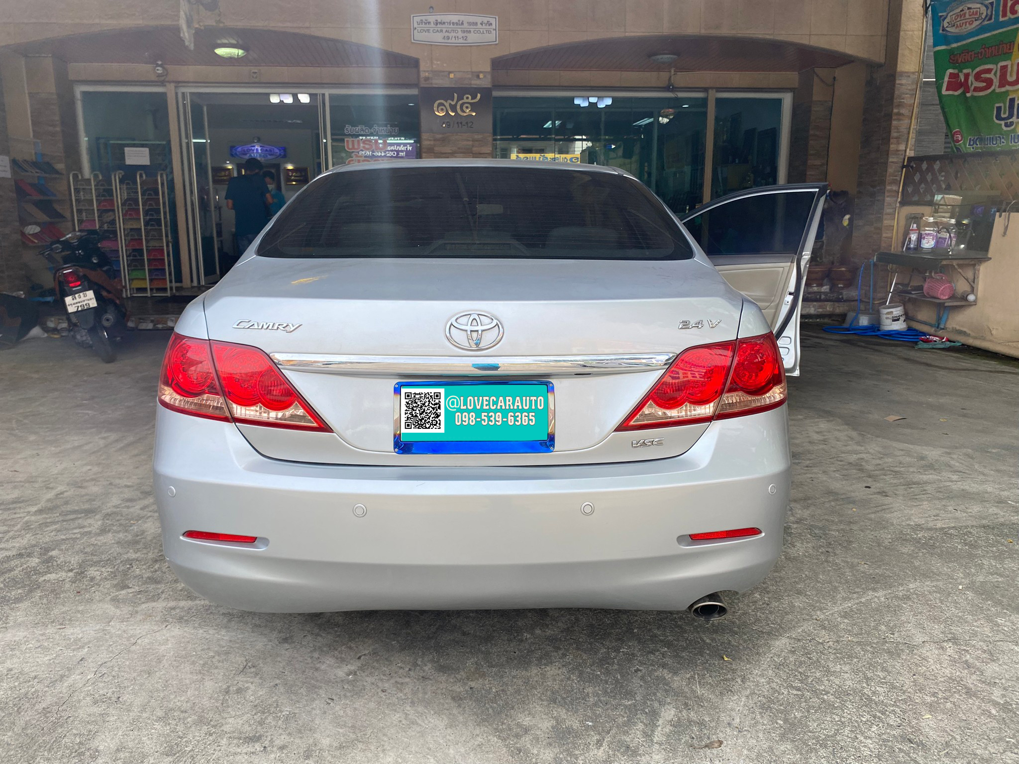 พรมปูพื้นรถยนต์ 6D Toyota Camry 2011 สีดำด้ายดำ