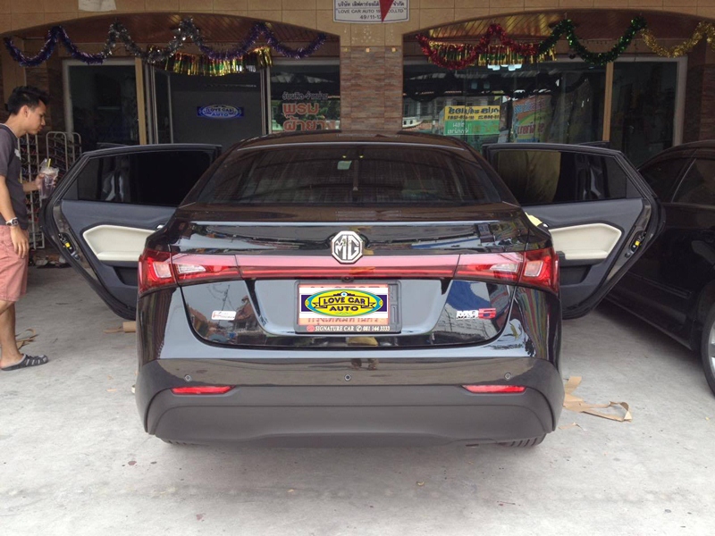 พรมดักฝุ่นปูพื้นรถยนต์ MG 5 เอ็มจี5