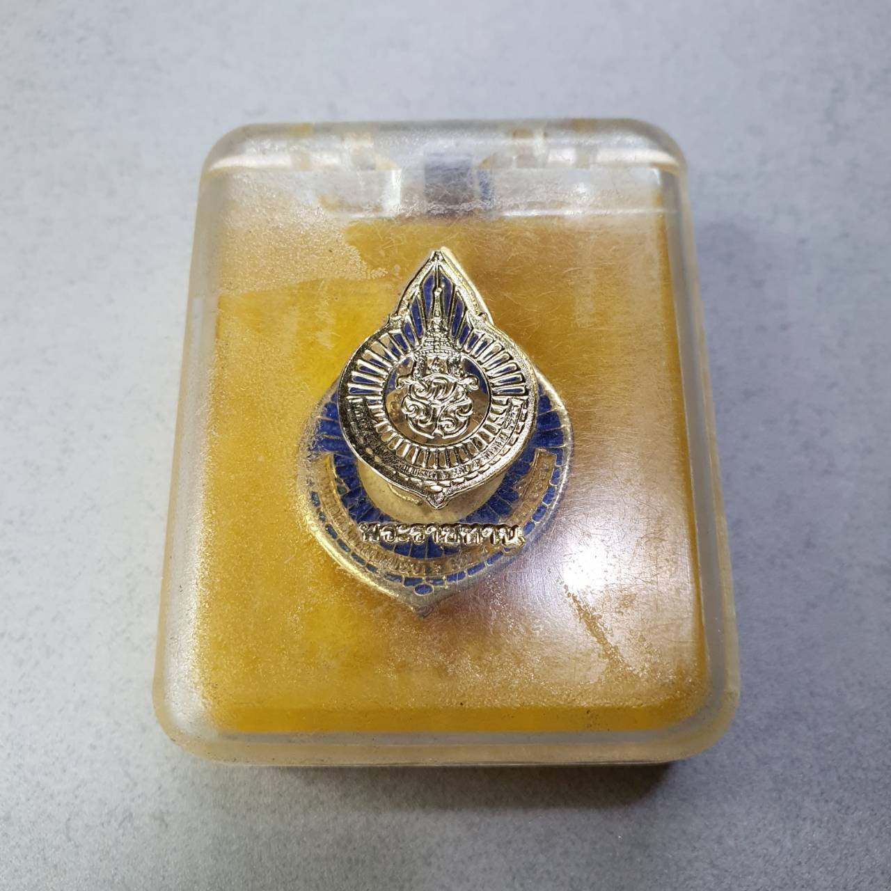 เข็มกลัด เข็มพระราชทาน ร9 ฉลองครบ 72 พรรษา 2542