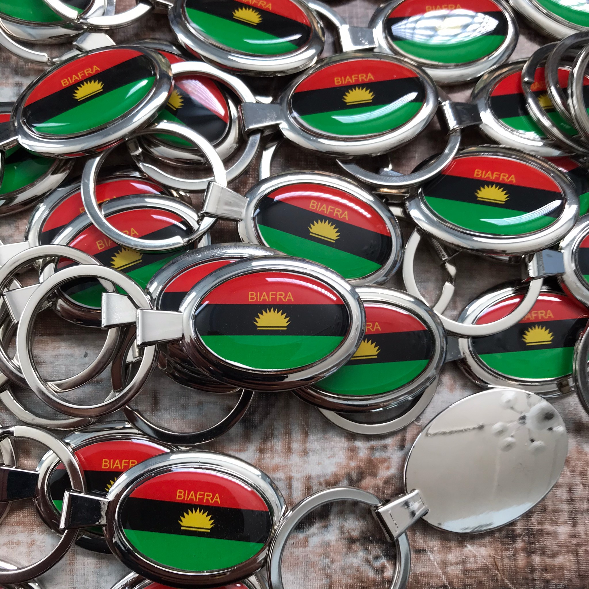 พวงกุญแจโลหะเคลือบเรซิน