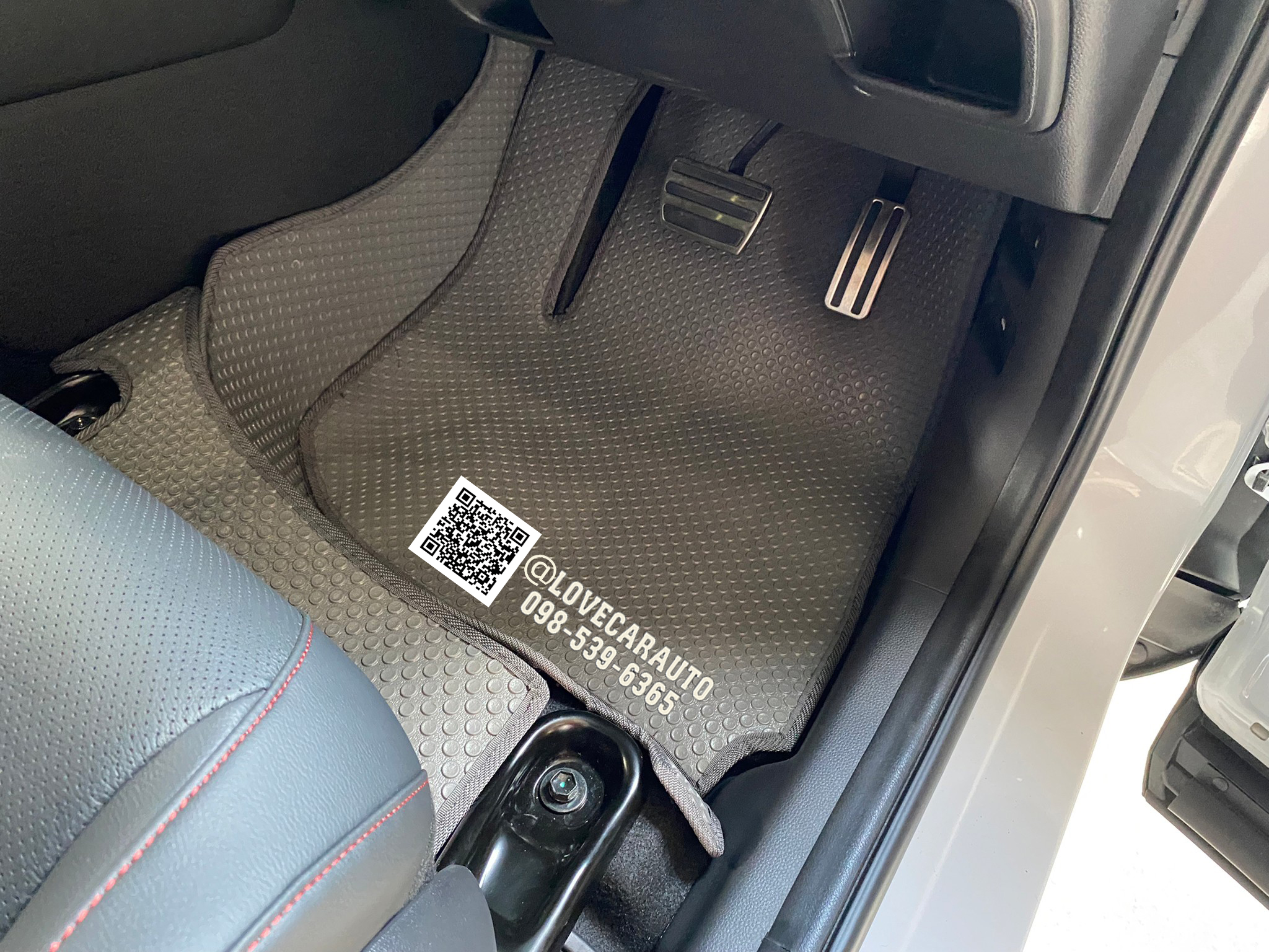 พรมกระดุม PVC Honda HRV 2022 ลายกระดุมเล็กสีเทา