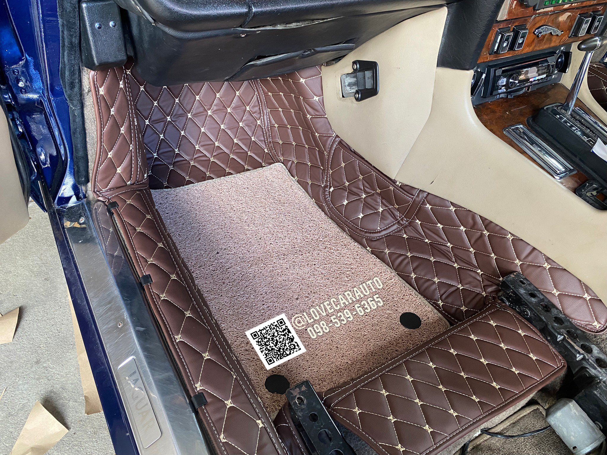 พรมปูพื้นรถยนต์ 7D Jaguar Soverejgn VI2 สีกาแฟ +ไวนิลครีม