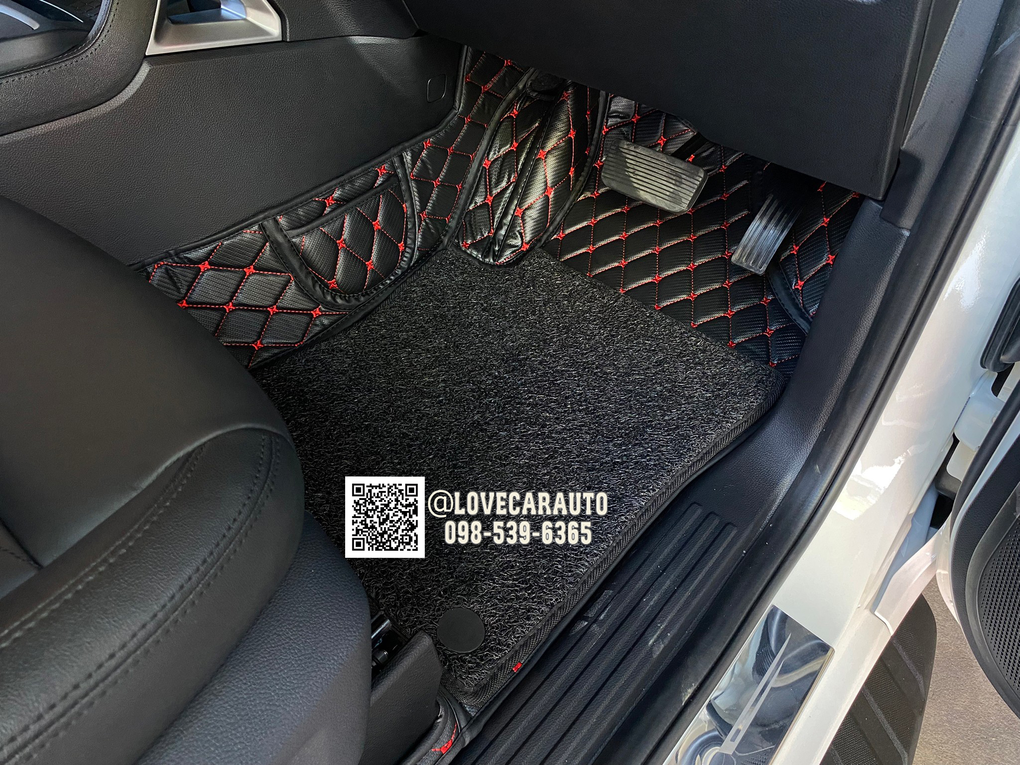 พรมปูพื้นรถยนต์ 7D Ford Everest 2022 ลายเคฟล่าสีดำด้ายแดง +ไวนิลสีดำ