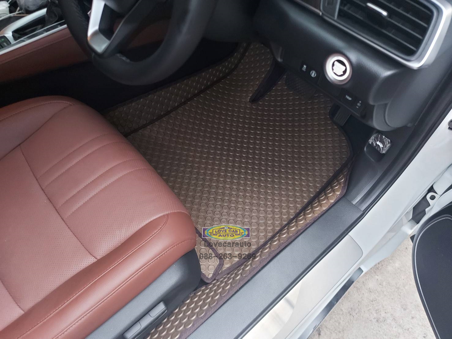 พรมรถยนต์ Honda Accord g10 กระดุมสีน้ำตาล