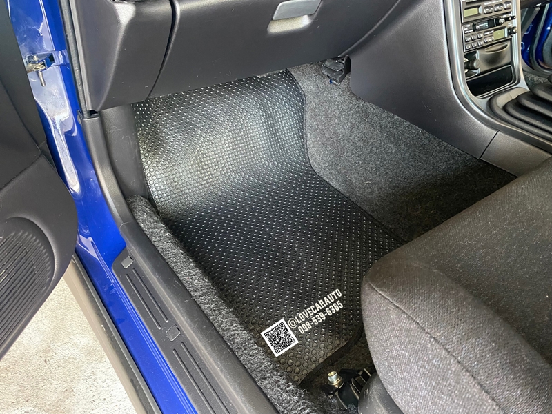 พรมปูพื้นรถยนต์ Subaru Impreza กระดุมเล็กดำ