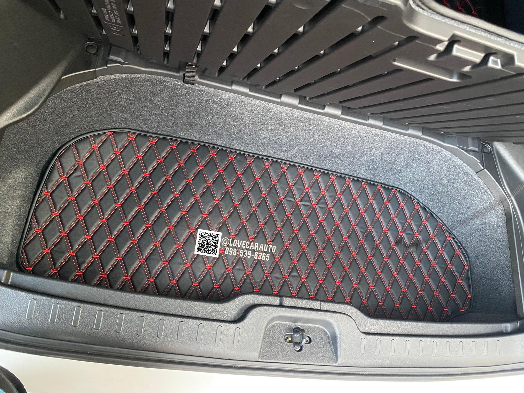 พรมปูพื้นรถยนต์ 6D Nissan Serena Hightway Hybrid 2024-2025 พรมvvip ดำแดง