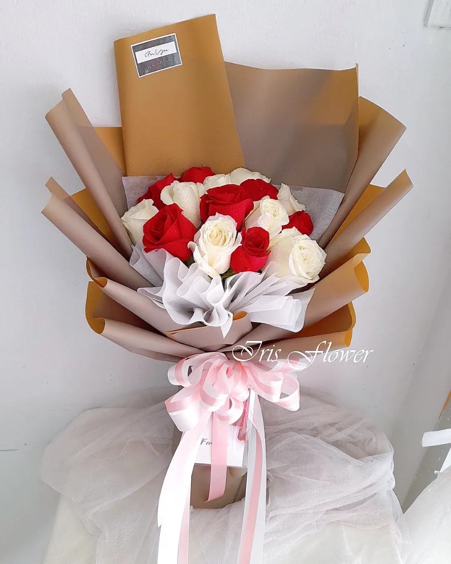 ช่อดอกกุหลาบสีแดง