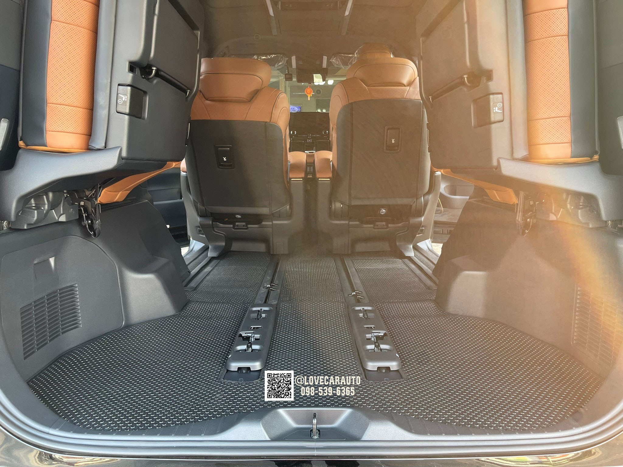 พรมรถตู้ Toyota Alphard 40 ปี 2025 กระดุมเล็กดำ