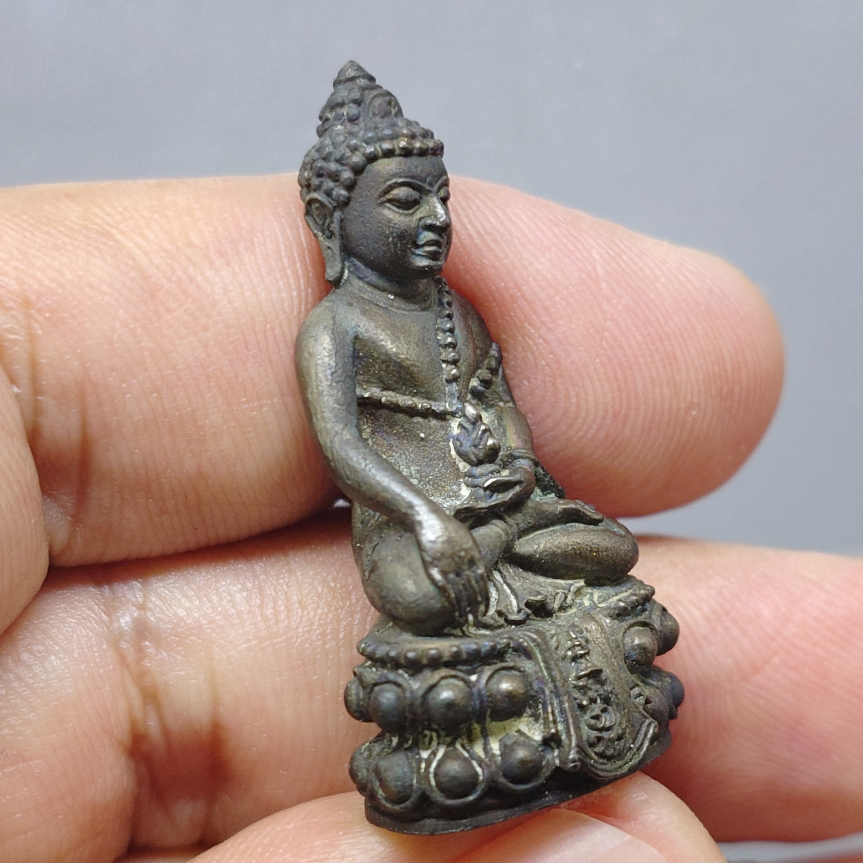 พระกริ่งคุ้มเกล้า หน้าไทย เนื้อนวะโลหะ หายาก พ.ศ.2522 พร้อมกล่องเดิม สภาพสวย หายาก รับประกันแท้