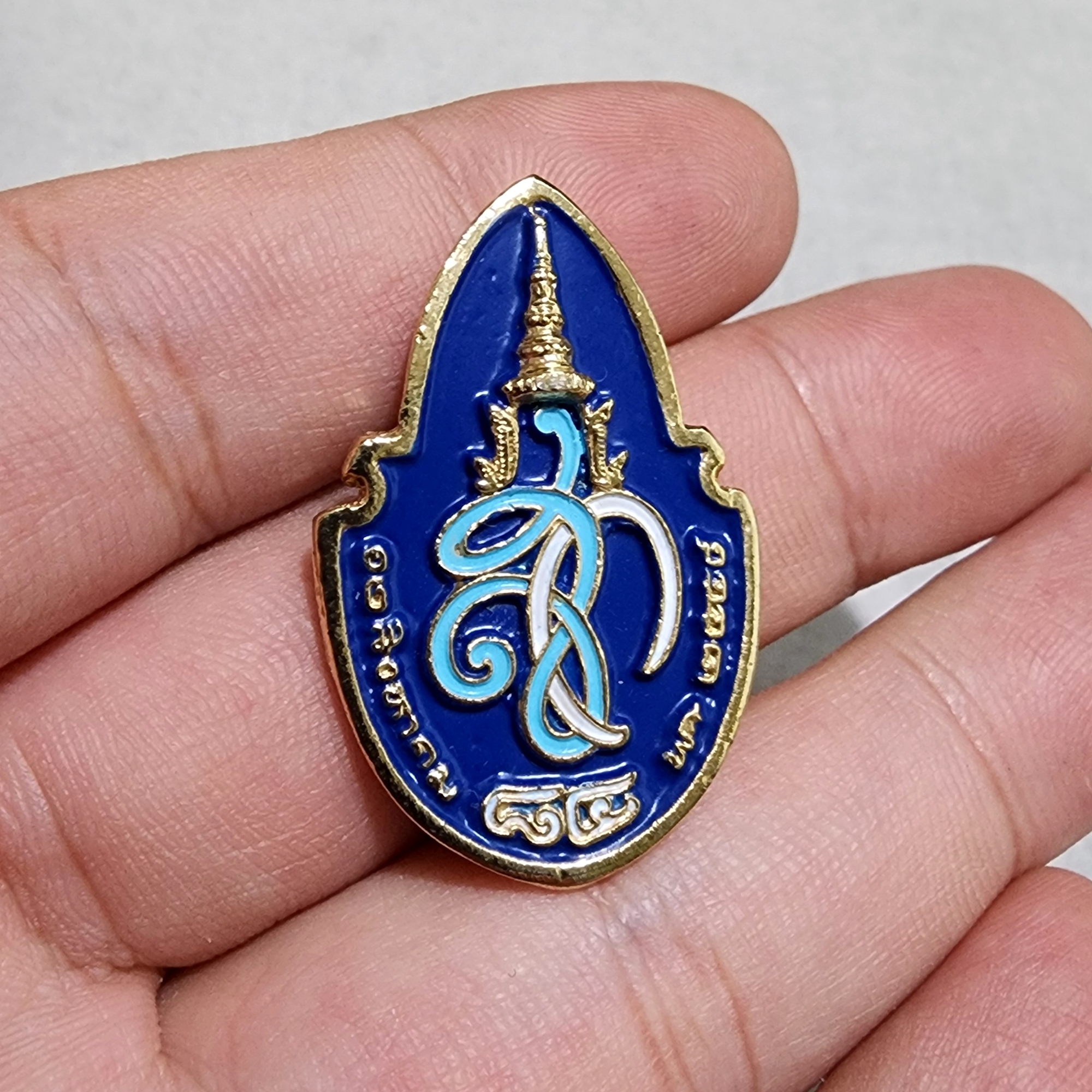 เข็มกลัด เข็มพระราชทาน สก ครบ 84 พรรษา ราชินี พ.ศ.๒๕๖๓