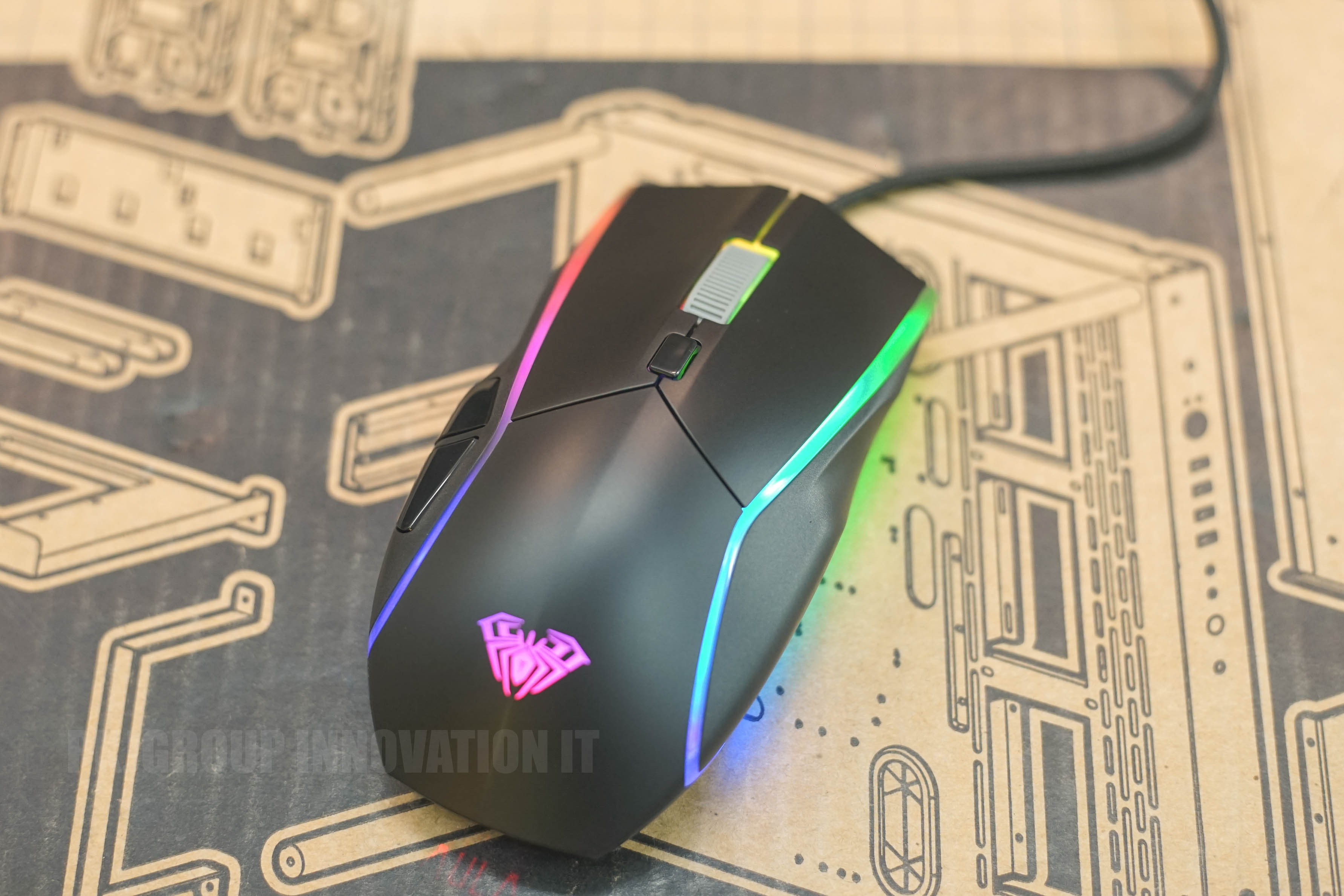 เมาส์เกมมิ่งทรงเรียว Aula F830 Black มี เมาส์เมมโมรี่, Software รองรับ และ DPI สูงสุดถึง 6400