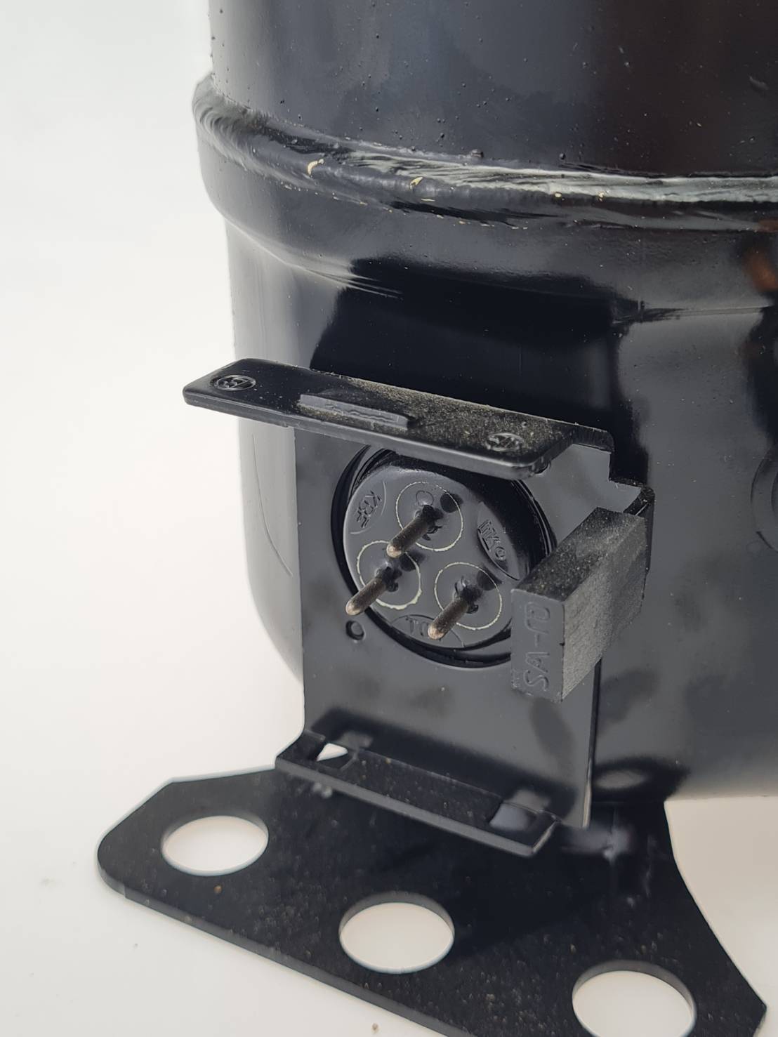 ADW57 คอมเพรสเชอร์ 1/5 แรงม้า R134a LBP สำหรับตู้แช่ ตู้เย็น Compressor ของใหม่ พร้อมอุปกรณ์ ดีเลย์ โอเวอร์โหลด