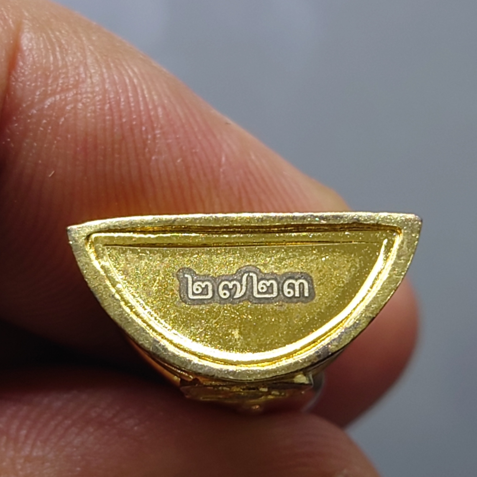 หลวงพ่อโสธร เนื้อเงิน สามกษัตริย์ รุ่น 100 ปี ตำรวจแปดริ้ว พิธีพุทธาภิเษก ณ วัดโสธรวรารามวรวิหาร พ.ศ.2559 โคท 2723 พร้อมกล่องเดิม