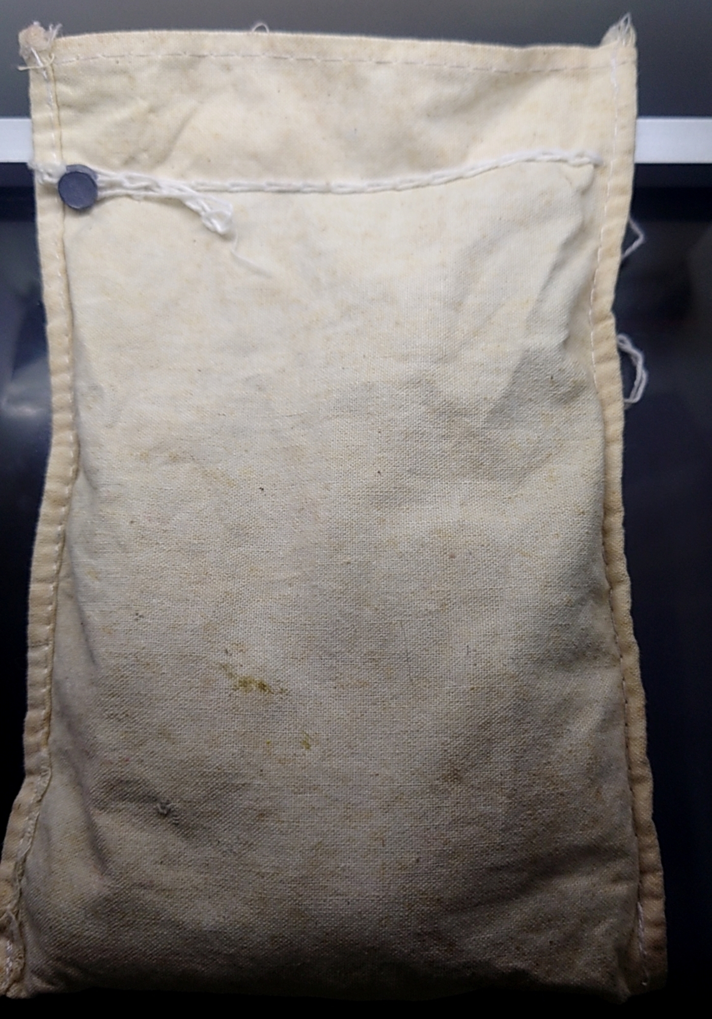 เหรียญยกถุง 100 เหรียญ เหรียญ 10 บาท สองสี ที่ระลึก 70 ปี ธรรมศาสตร์ 2547 ไม่ผ่านใช้