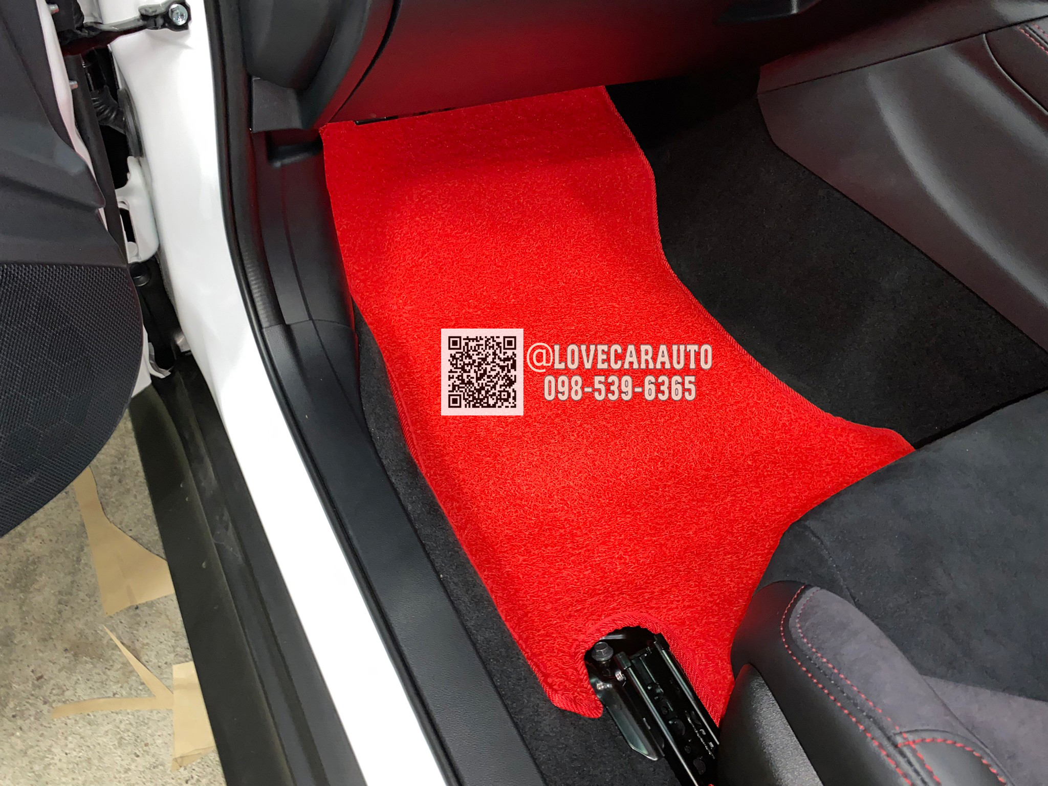 พรมดักฝุ่นไวนิล ปูรถยนต์เข้ารูป Subaru WRX 2022 ไวนิลดักฝุ่นสีแดง