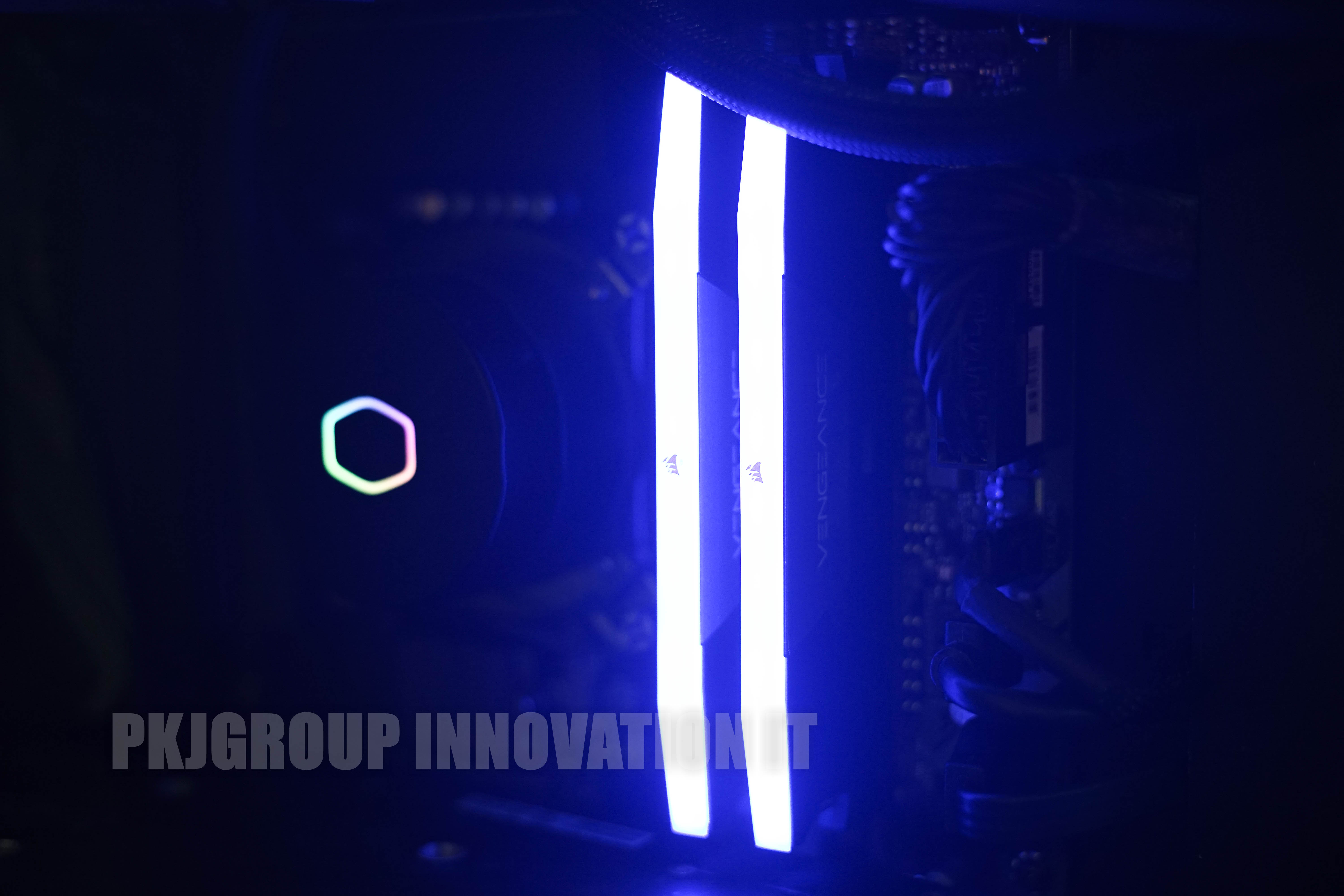 คอมเล่นเกมมือสองตัวเทพ i9-13900K RAM 32 GB M.2 512GB RTX3070ti ไม่ขายแยก