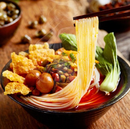 บะหมี่หอยหวานพริกเผาจีน(หลัวซือเฝิน) 螺霸王 (280 g)