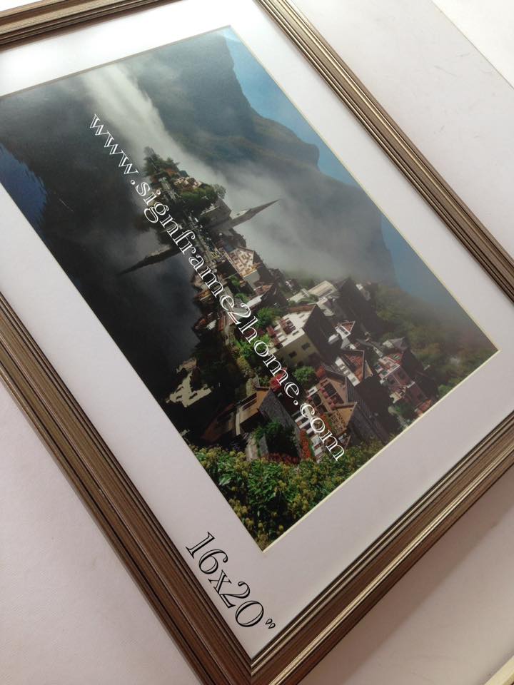 กรอบลายไม้คลาสสิค นำเข้า ตัดขอบขาว ขนาด 16x20" พร้อมใส่ขอบโฟโต้เม้าขาว กระจกตัดแสง