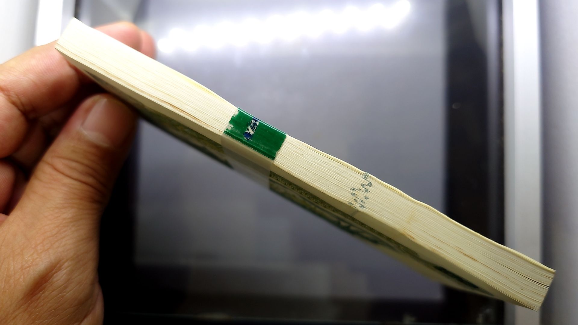 ธนบัตรยกแหนบ 100 ใบ เรียงเลข ธนบัตร 20 บาท แบบ 11 สมัยรัชกาลที่9 ปี2514 ไม่ผ่านใช้