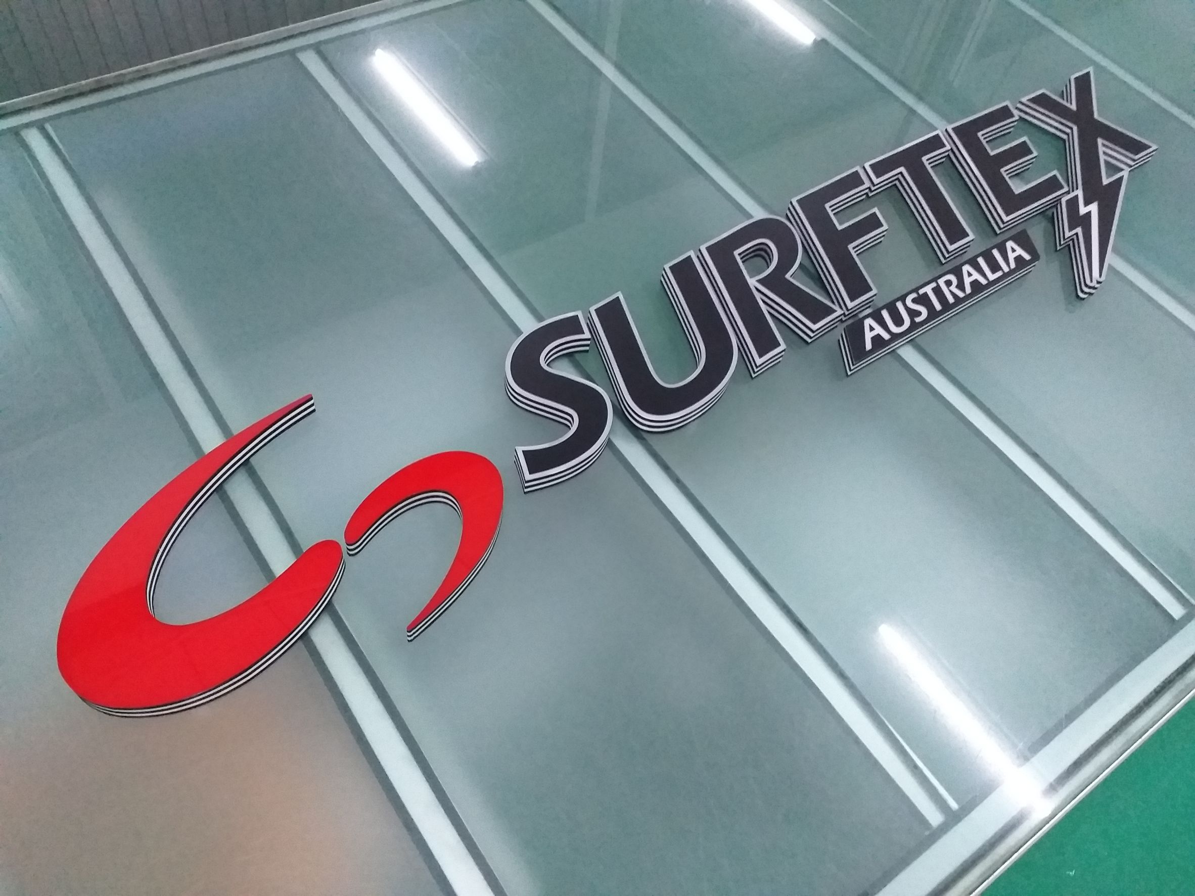 ป้ายตัวอักษร3D ไฟออกหน้าขอบเลือกตามสีได้ งานSURGTEX AUSTRALIA