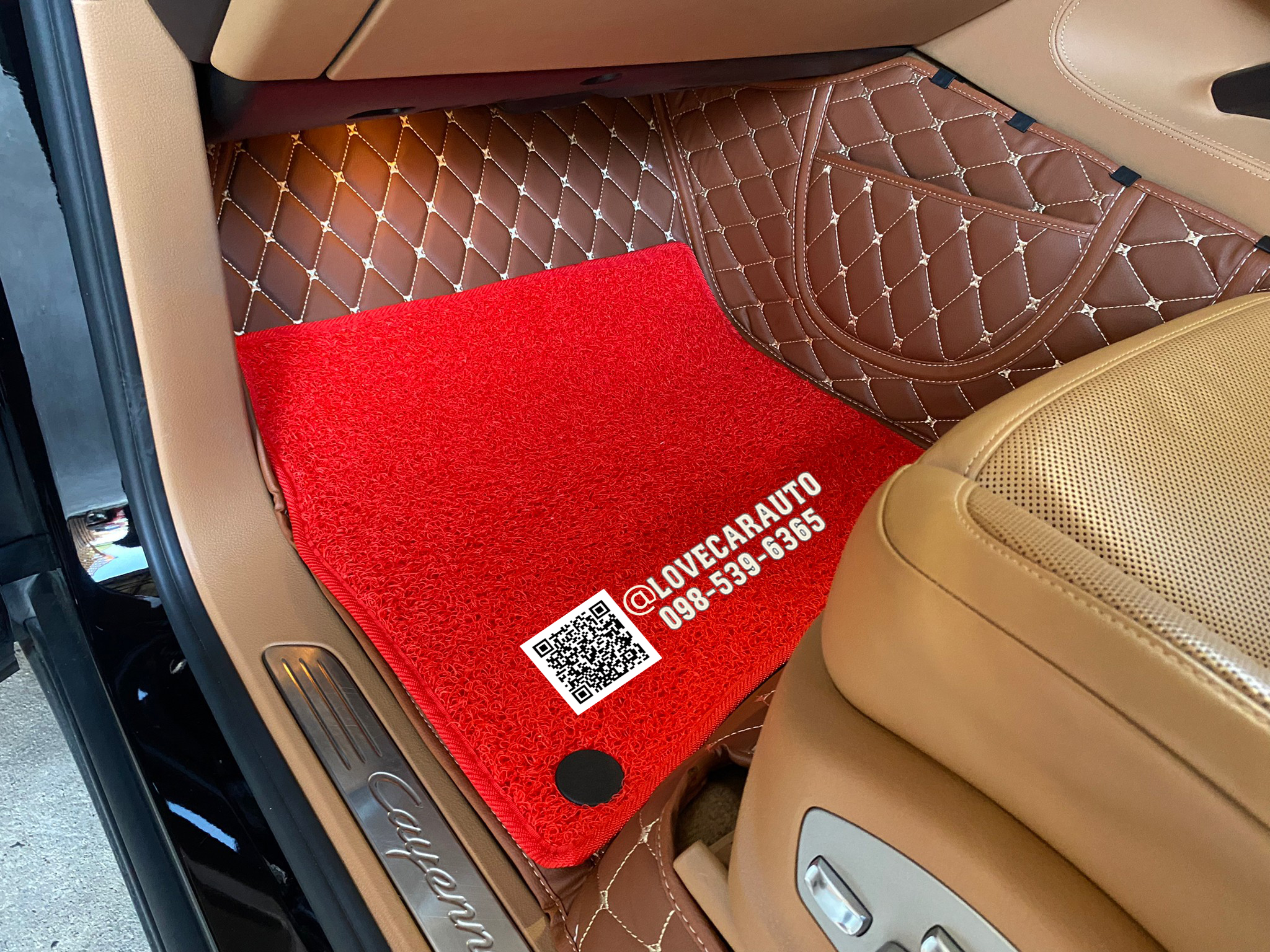 พรมปูพื้นรถยนต์ 7D Porsche Cayenne 2012 สีน้ำตาลเข้ม +ไวนิลแดง