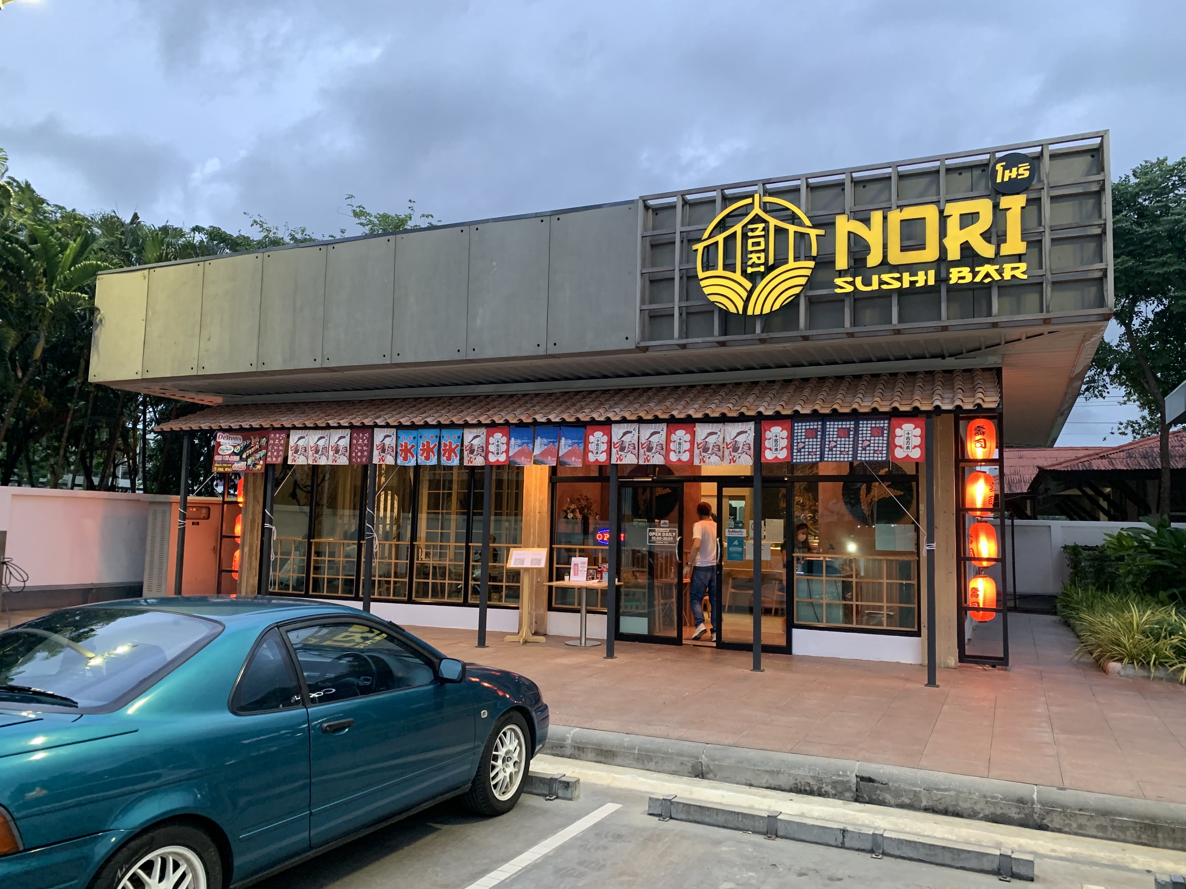ป้ายตัวอักษรไฟออกหน้า งานNORI SUSHI BAR