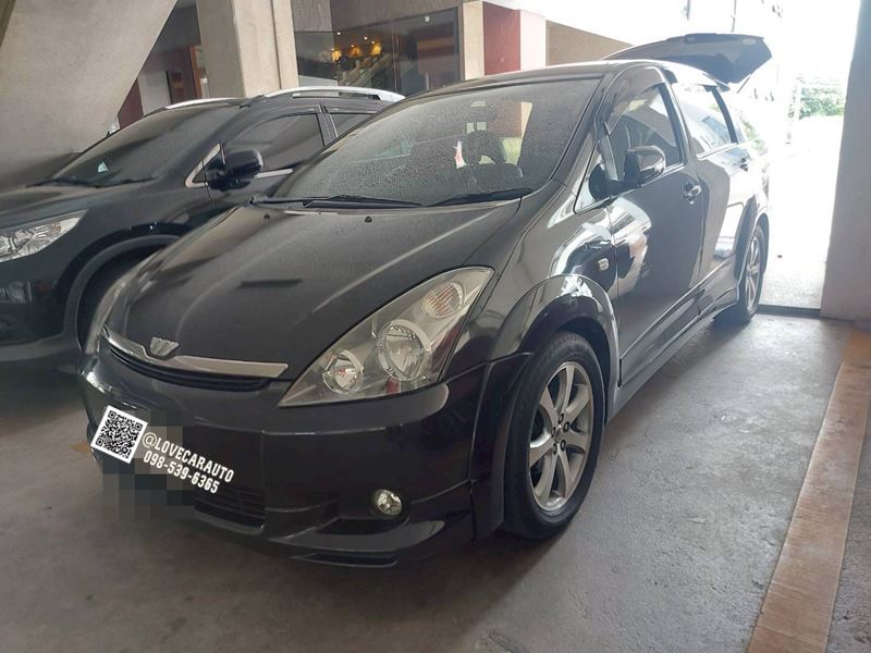 พรมกระดุมปูพื้นรถยนต์ Toyota Wish กระดุมสีดำ