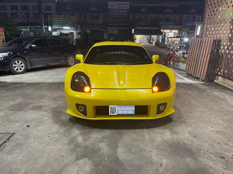 พรมปูพื้นรถยนต์ Toyota MRS สีแดงสด