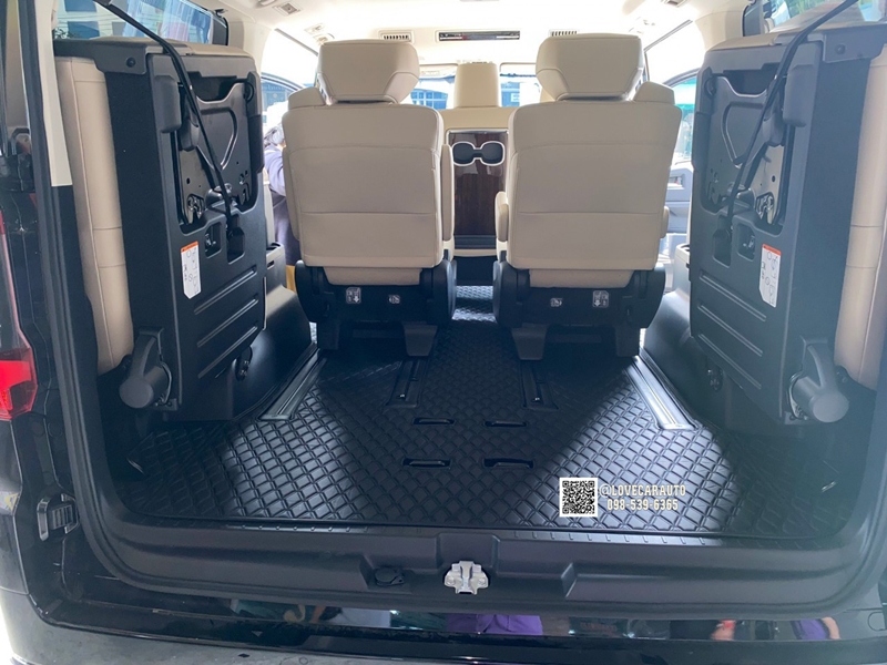 พรมปูพื้นรถยนต์ Toyota majesty 2024 สีดำด้ายดำ