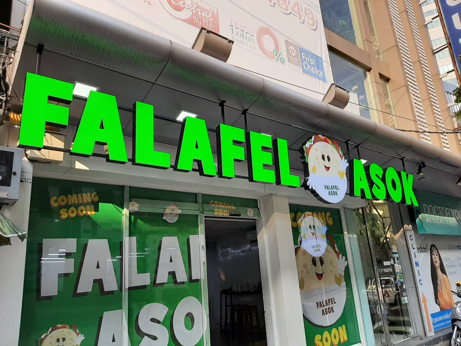 ป้ายไฟแอลอีดีไฟออกหน้าขอบอลูมิเนียม งานFALAFEL ASOK