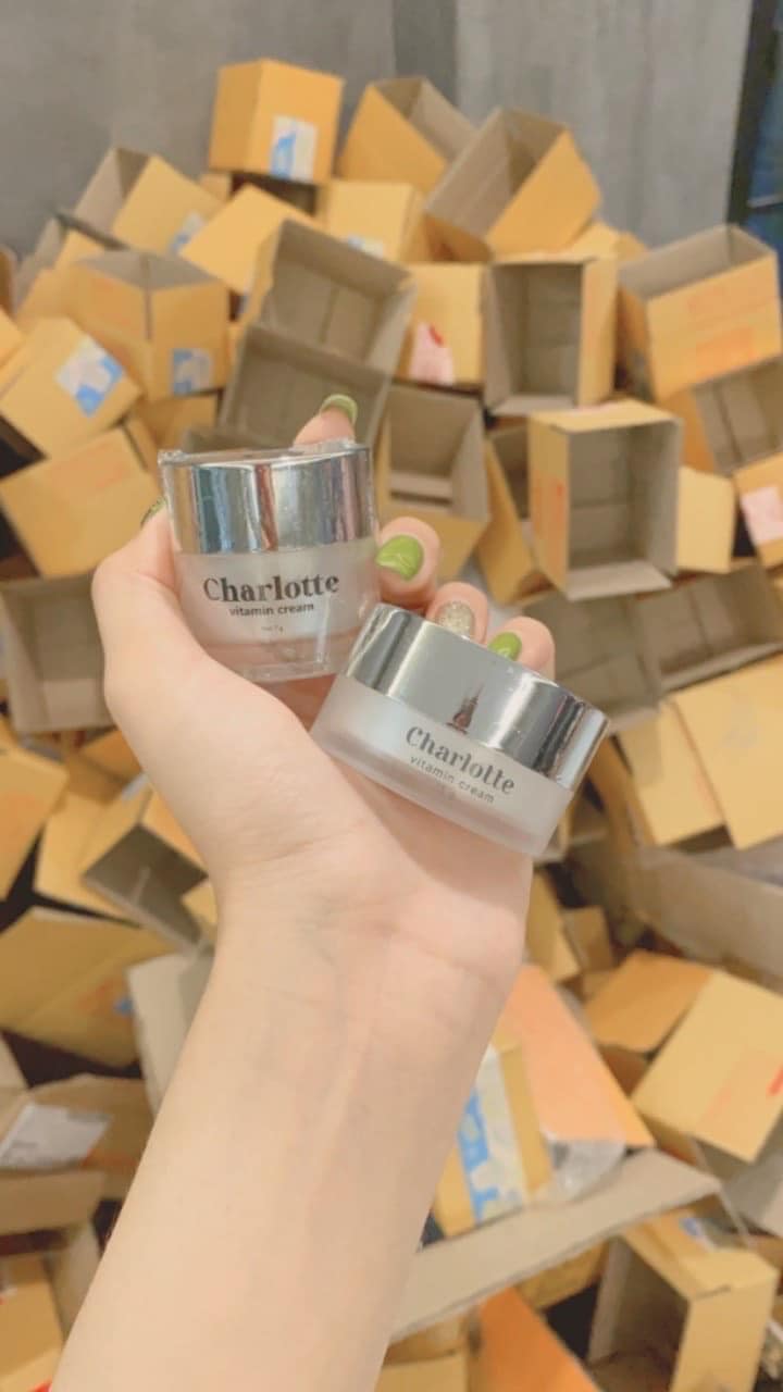 ครีมชาร์ลอตต์ Charlotte วิตามินสดของแท้ ขนาด15กรัม