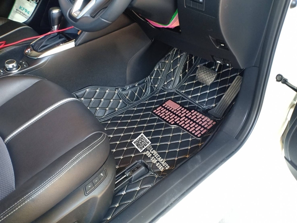 พรมปูพื้นรถยนต์ 6D Mazda2 2018 ดำด้ายทองแคปล่า