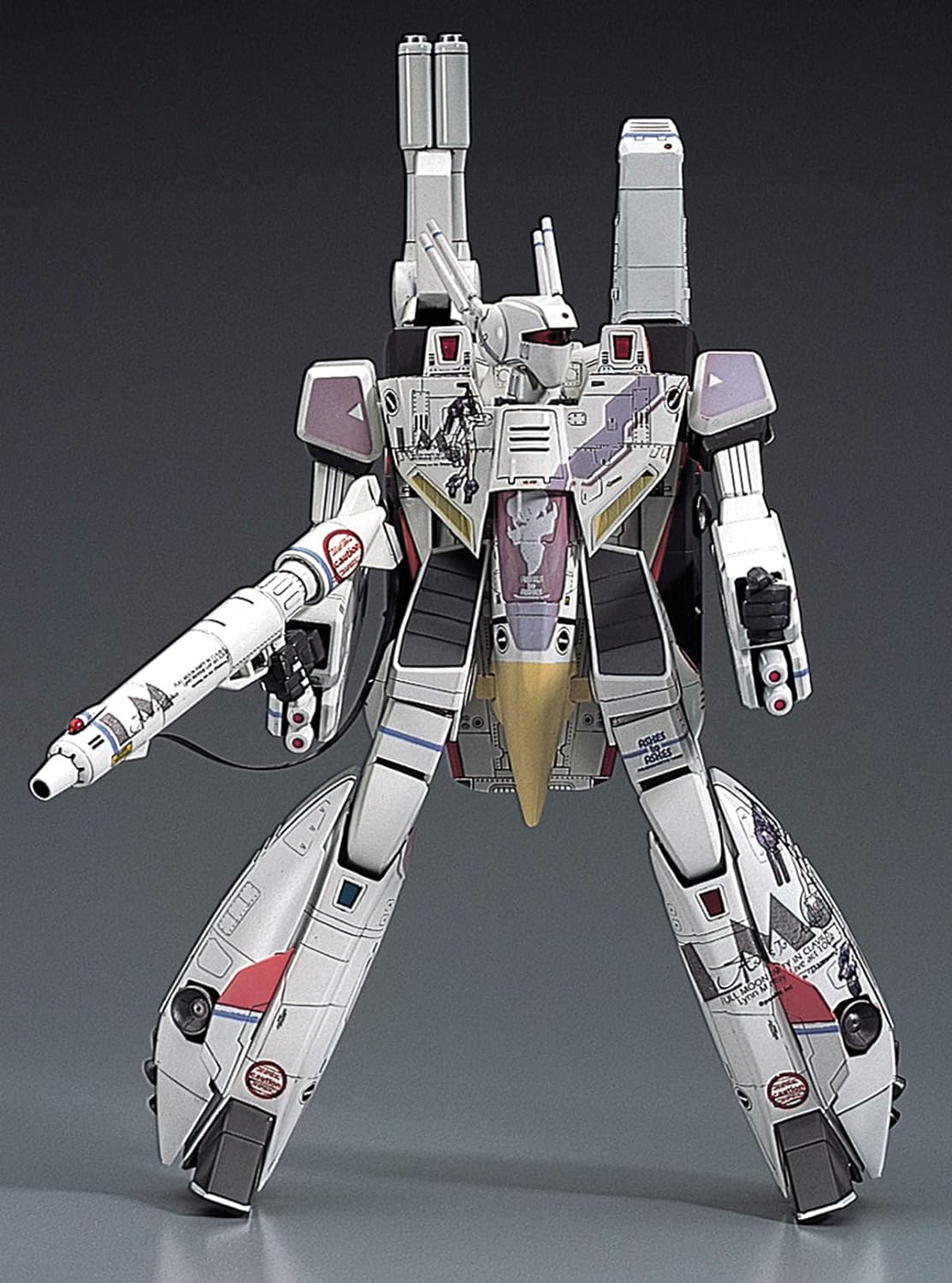 **MTS Toys**Hasegawa Macross 1/72 : VF-1S Strike Battroid Valkyrie "Minmay Guard"
