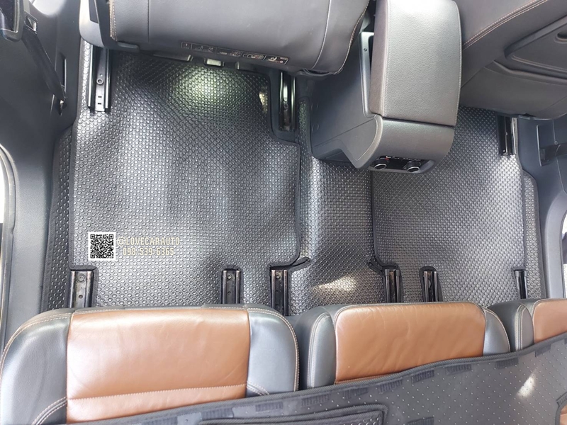 พรมปูพื้นรถยนต์ Volkswagen Sharan กระดุมเล็กสีดำ