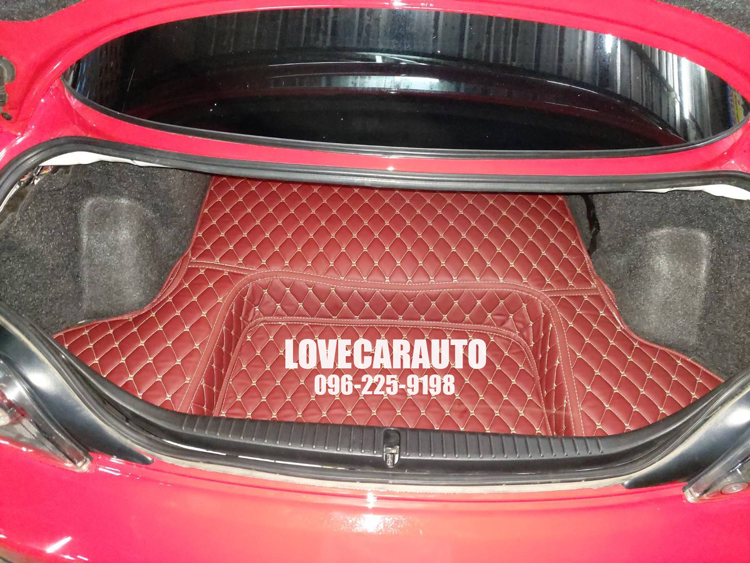 พรมปูพื้นรถยนต์ 6D Mazda Rx 8 สีดำด้ายทอง+แผ่นท้ายสีแดงไวน์