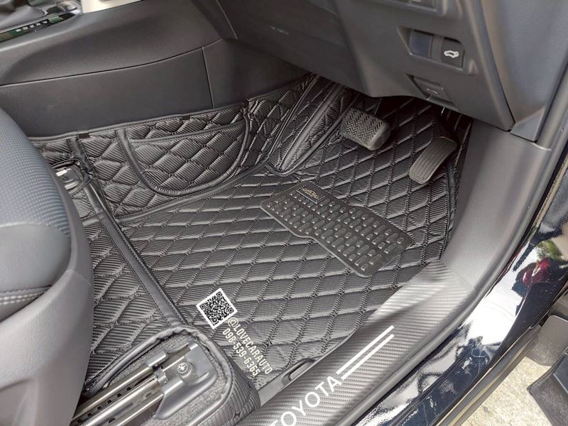 พรมปูพื้นรถยนต์ toyota cross hybrid 2025 สีดำล้วยเคฟล่า