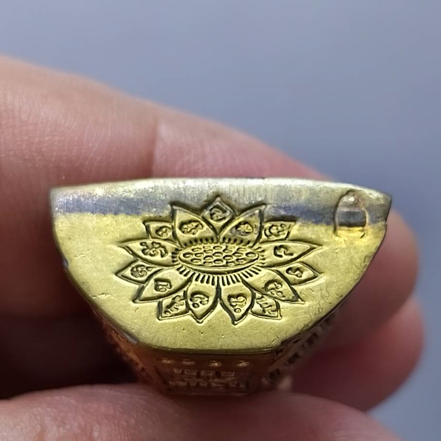 พระกริ่งพรหมรังสี รุ่น 141 ปี มหามงคล สมเด็จพุฒาจารย์ (โต พฺรหฺมรํสี) เนื้อชนวนก้นสำริด วัดระฆังโฆสิตาราม ปี2556 พร้อมกล่องเดิม